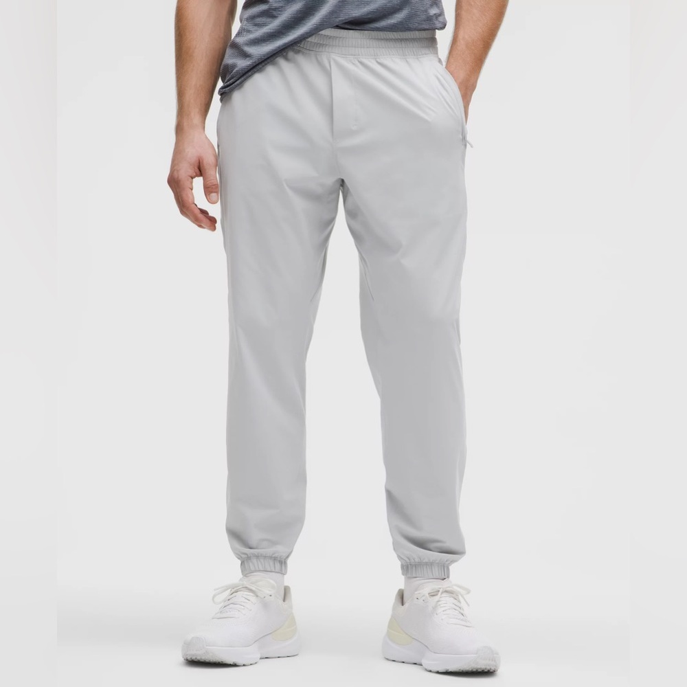 Lululemon Men Pace Breaker Jogger Tall inSilver drop size small